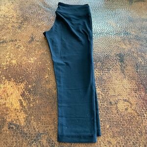 90 Degree by Reflex Capri Leggings. Size M Black